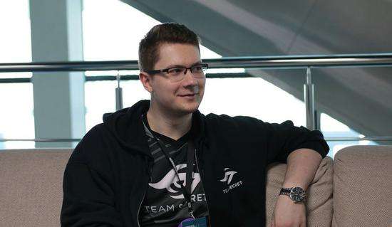 西甲积分榜：巴萨先赛获胜领先皇马4分，马竞两连败暂列第五